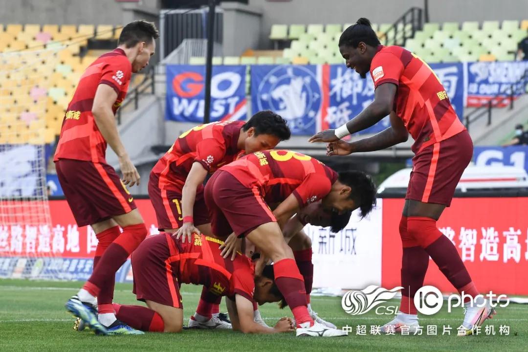 ملخص مباراة أرسنال ومانشستر يونايتدصراع العمالقة في الدوري الإنجليزي