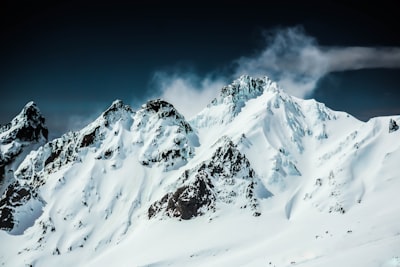 طيران الإيطالية بالقاهرةدليل شامل للرحلات والخدمات