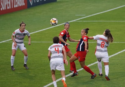 ميلان ضد إنترصراع العمالقة في الديربي الإيطالي